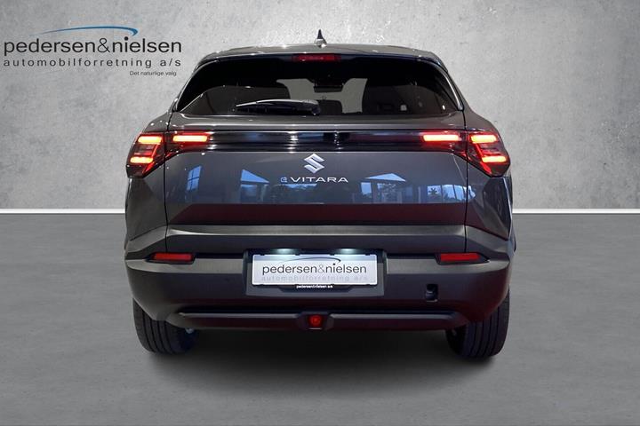 Grå Suzuki eVitara fra 2025