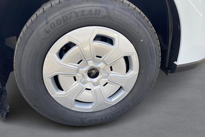 Hvid Ford Transit Custom fra 2025