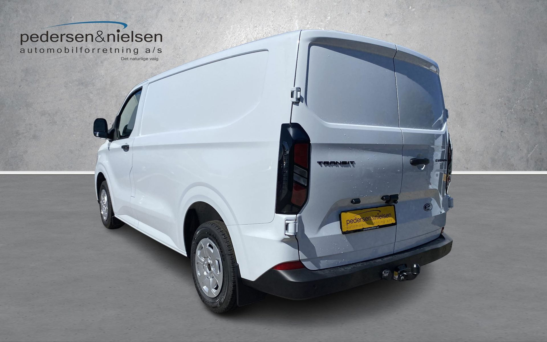 Hvid Ford Transit Custom fra 2025