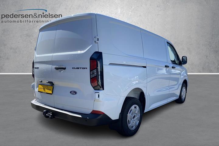 Hvid Ford Transit Custom fra 2025