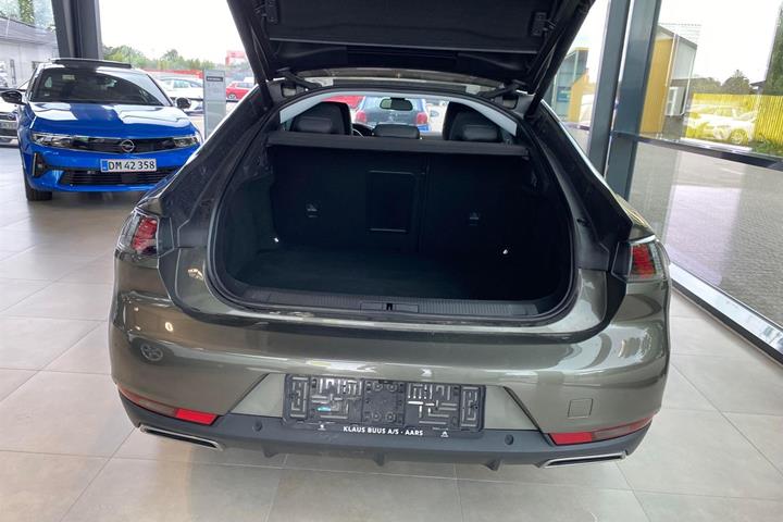 Grå Peugeot 508 fra 2021