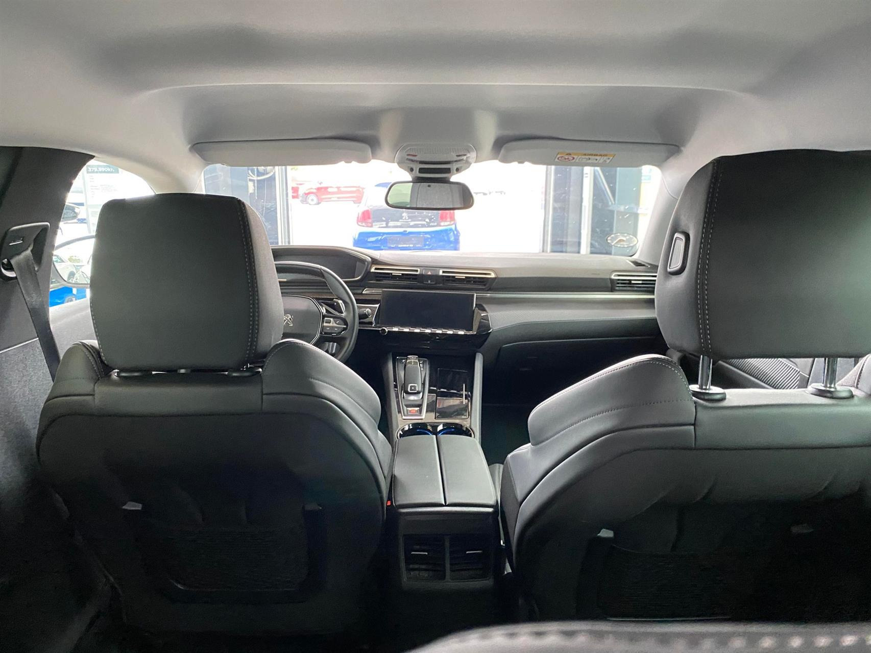 Grå Peugeot 508 fra 2021