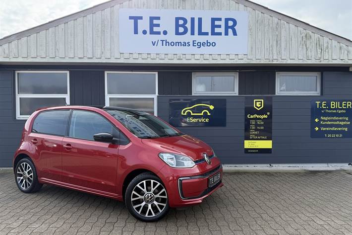 Rød VW e-up fra 2023 set udefra