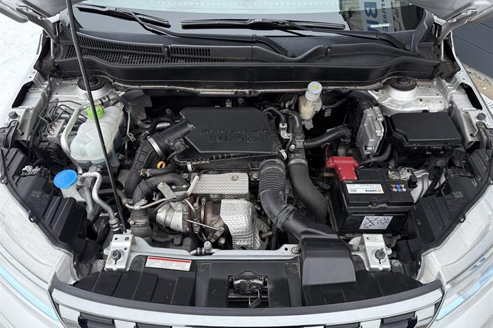 Sølv Suzuki Vitara fra 2021