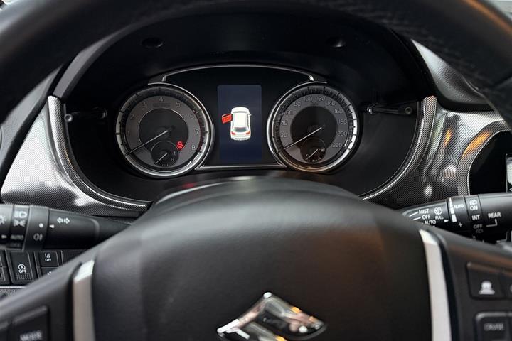 Sølv Suzuki Vitara fra 2021