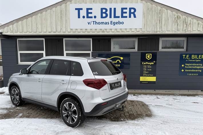 Sølv Suzuki Vitara fra 2021