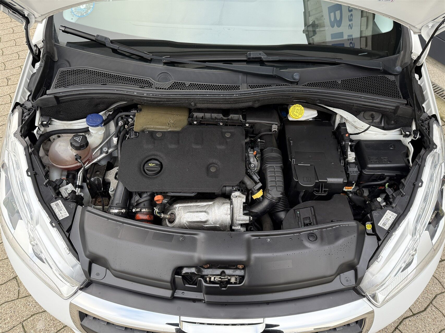 Hvid Peugeot 208 fra 2019