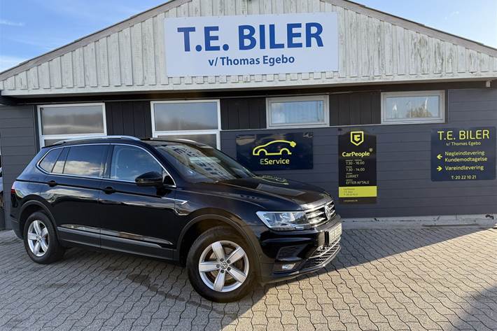 Sort VW Tiguan Allspace fra 2017 set udefra