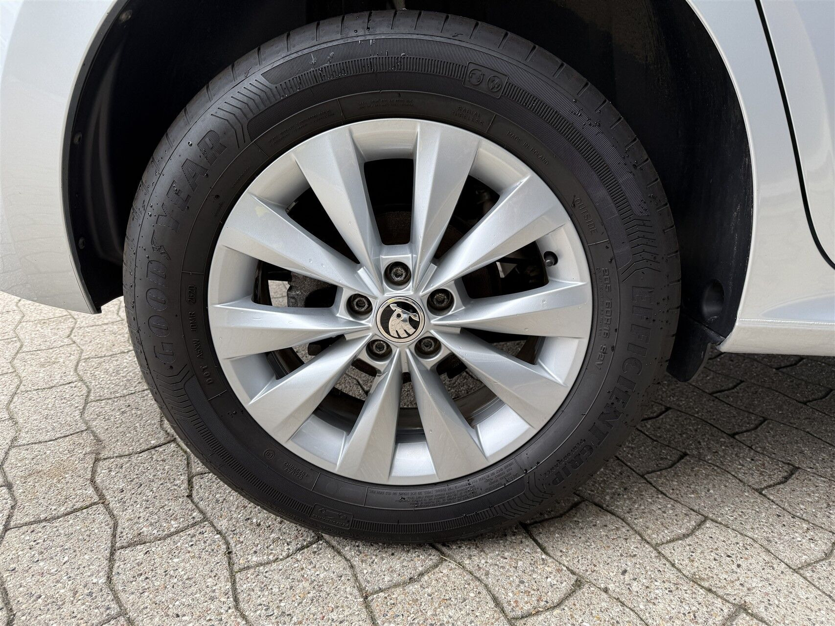 Sølv Skoda Kamiq fra 2022