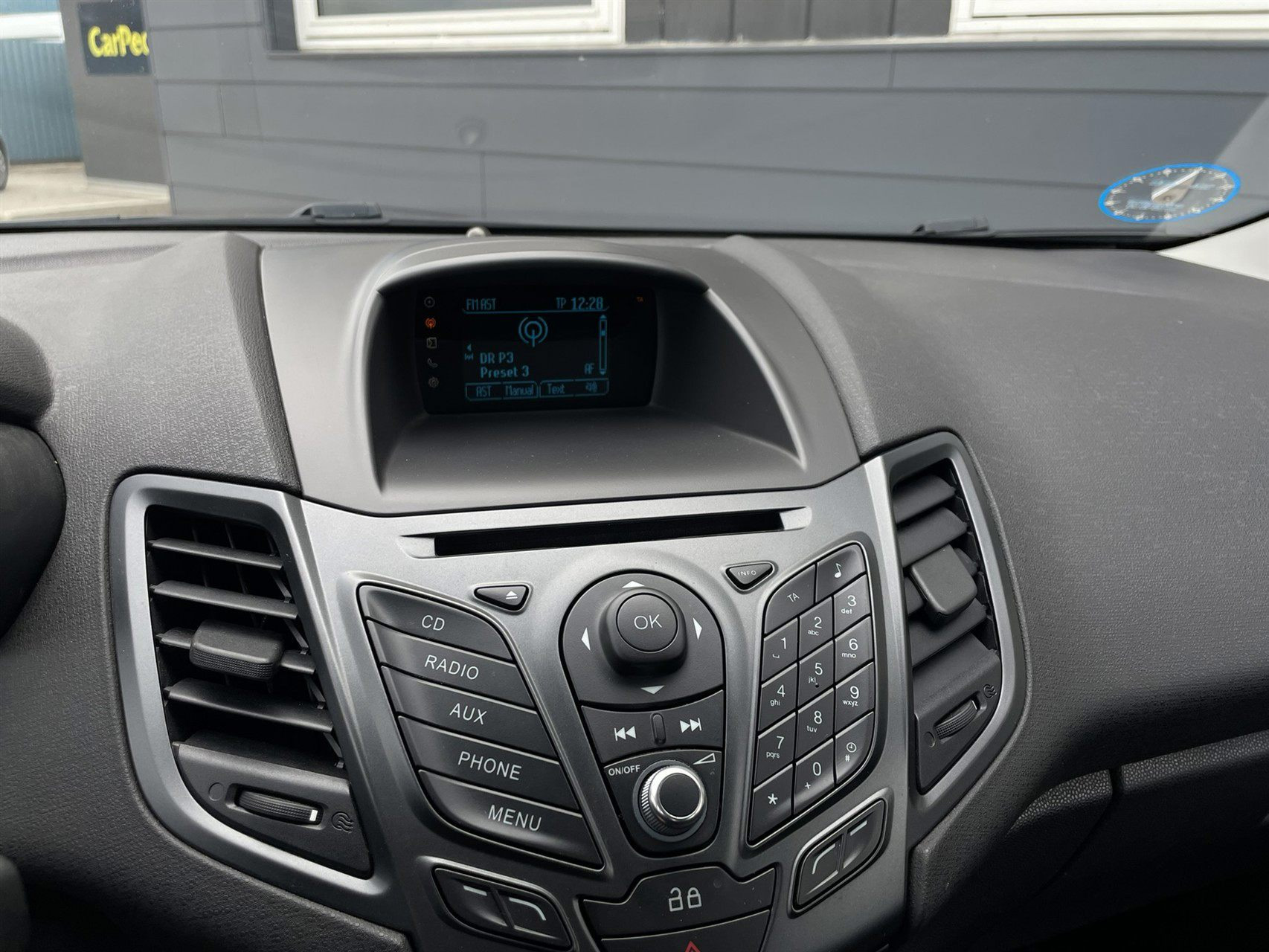 Sølv Ford Fiesta fra 2015