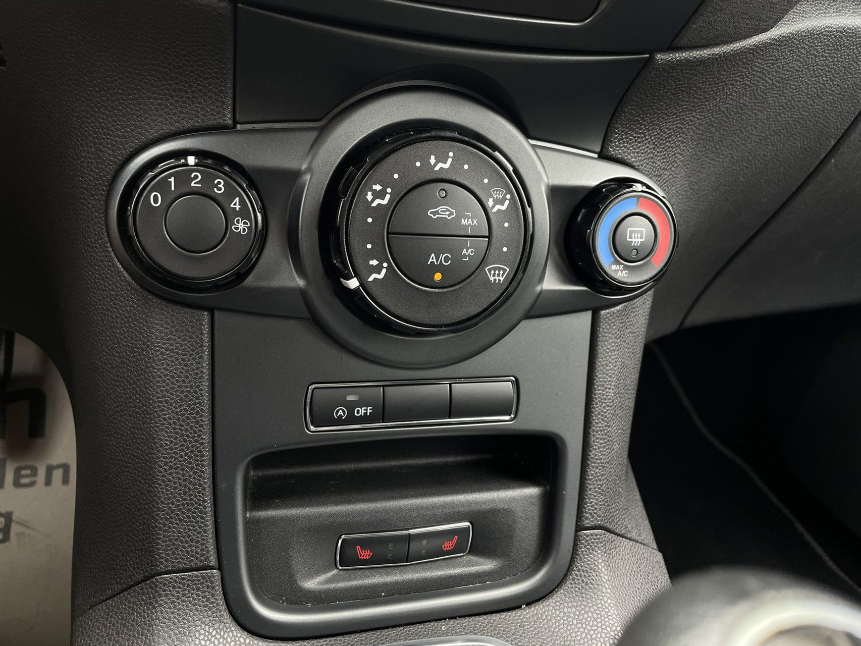 Sølv Ford Fiesta fra 2015