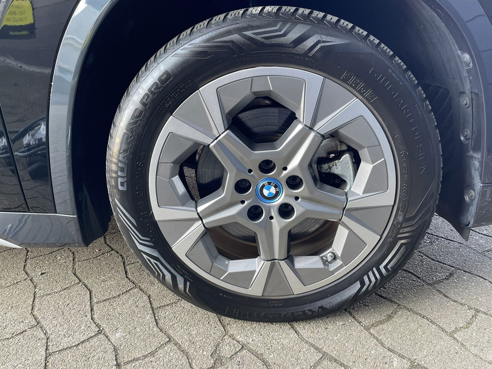Sort BMW iX1 fra 2023