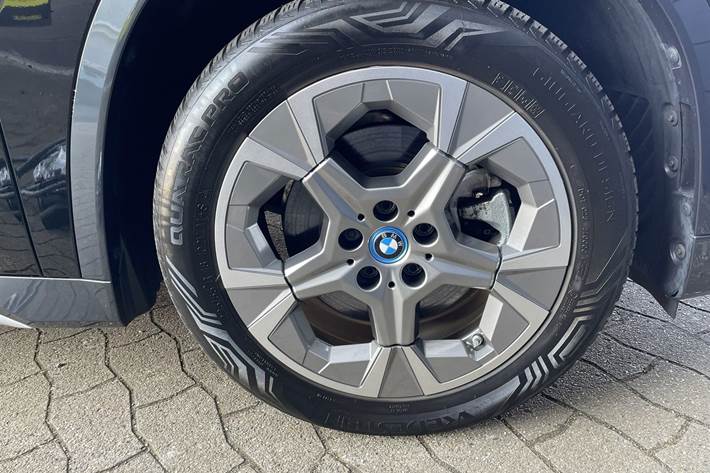 Sort BMW iX1 fra 2023