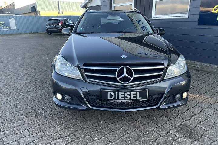 Grå Mercedes C200 d fra 2013
