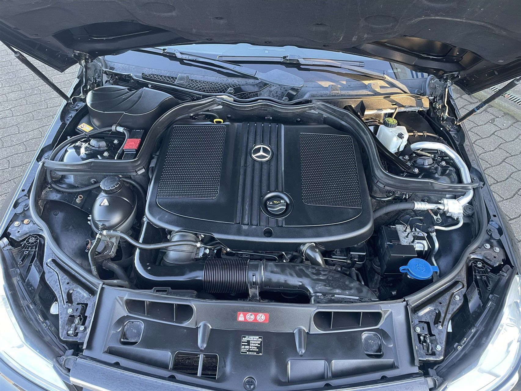 Grå Mercedes C200 d fra 2013
