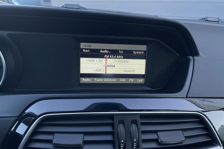 Grå Mercedes C200 d fra 2013