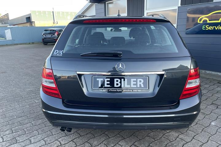 Grå Mercedes C200 d fra 2013