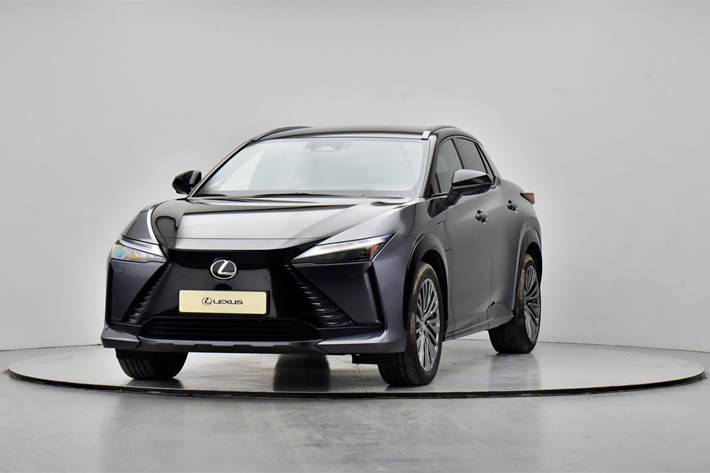 Grå Lexus RZ fra 2024