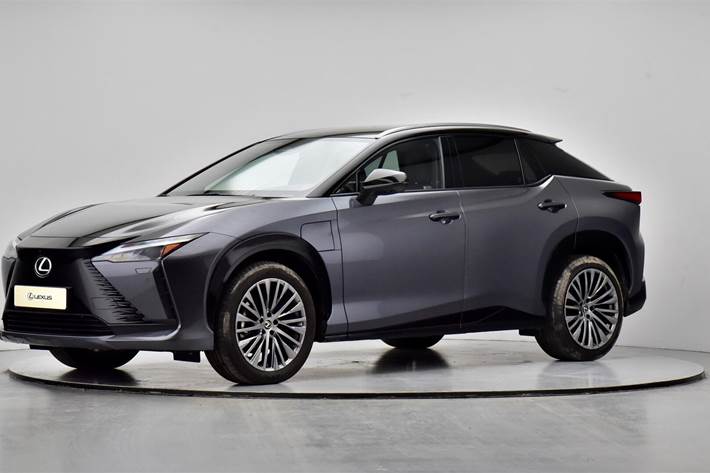 Grå Lexus RZ fra 2024