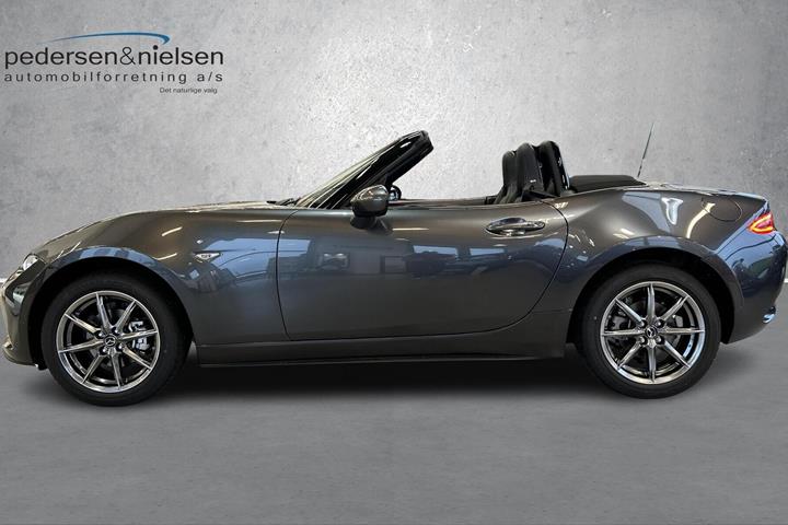 Grå Mazda MX-5 fra 2026
