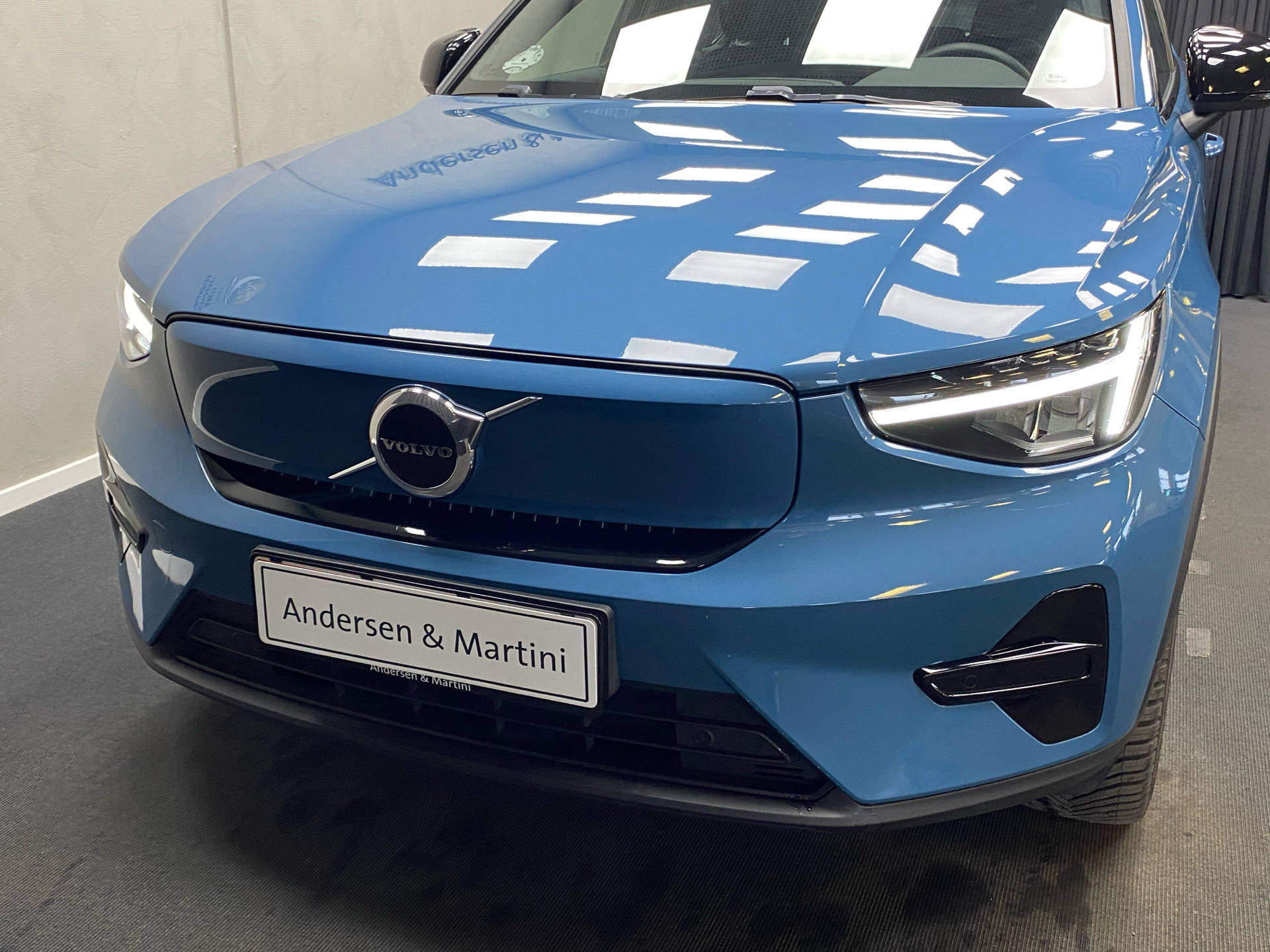 Blå Volvo C40 fra 2022