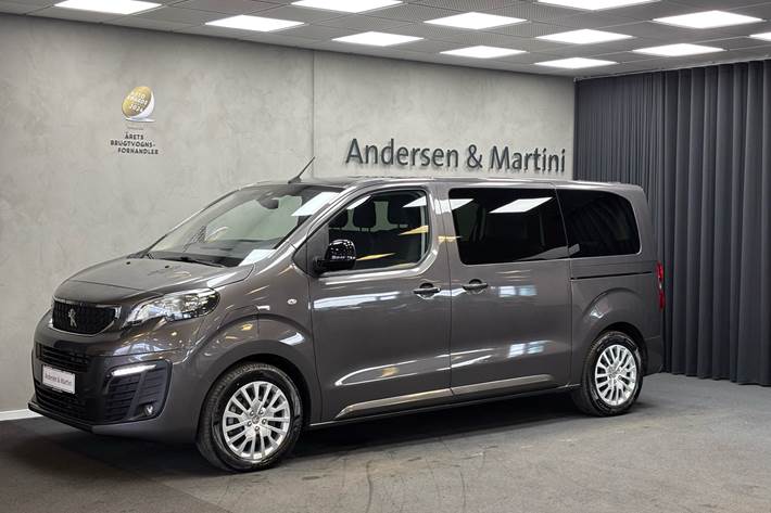 Grå Peugeot e-Traveller fra 2023