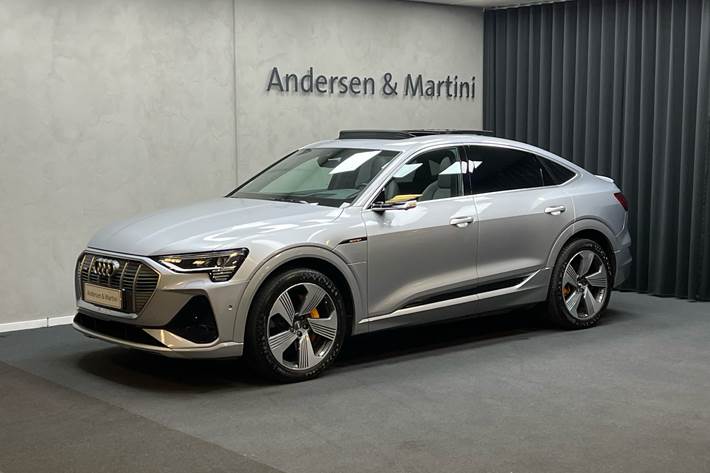 undefined Audi e-tron fra 2021 set udefra