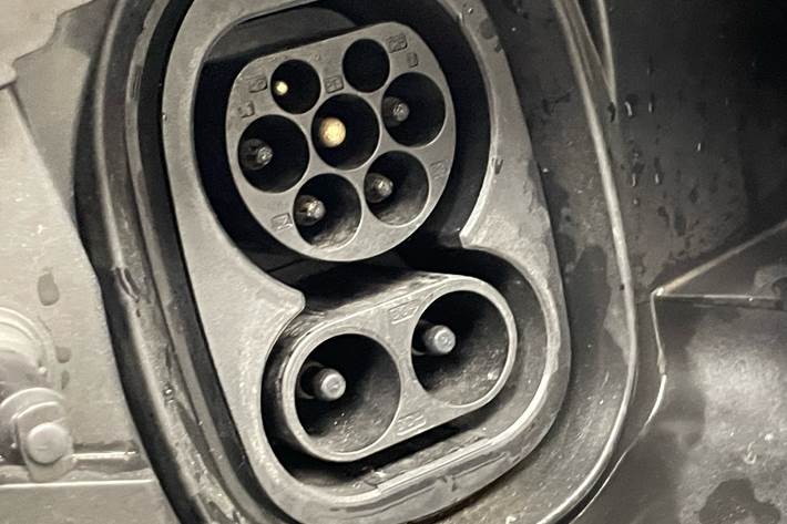 Grå Skoda Enyaq iV fra 2021