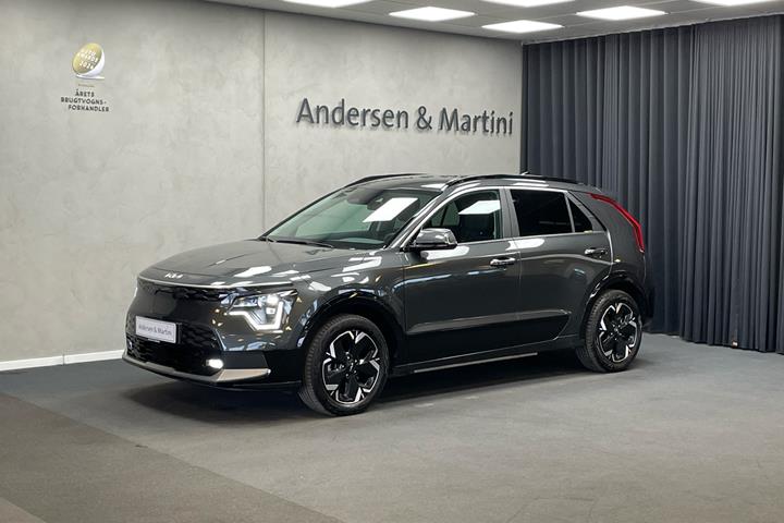 Grå Kia Niro EV fra 2023 set udefra