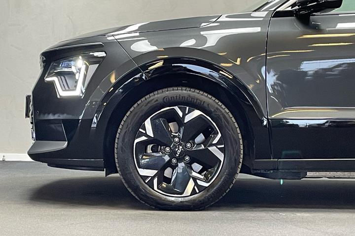 Grå Kia Niro EV fra 2023