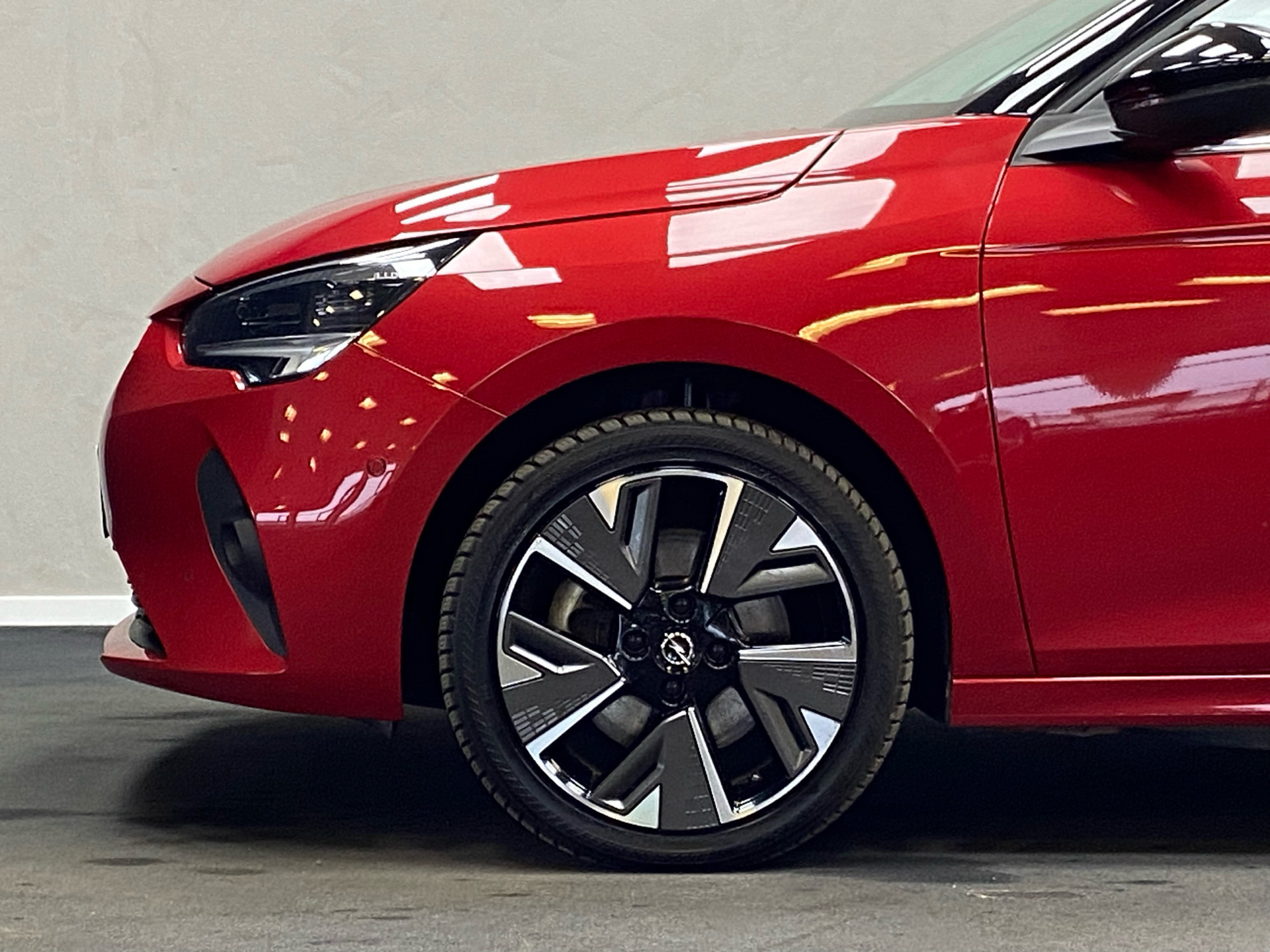 Rød Opel Corsa-e fra 2021