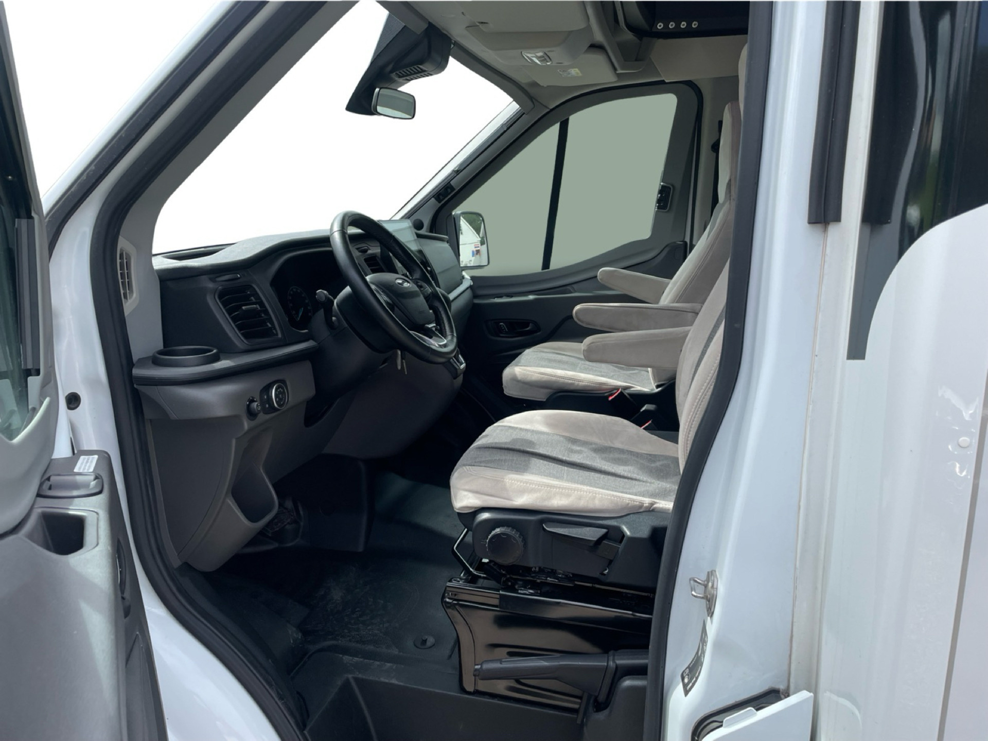 Hvid Chausson Titanium 627 GA fra 2022 set indefra