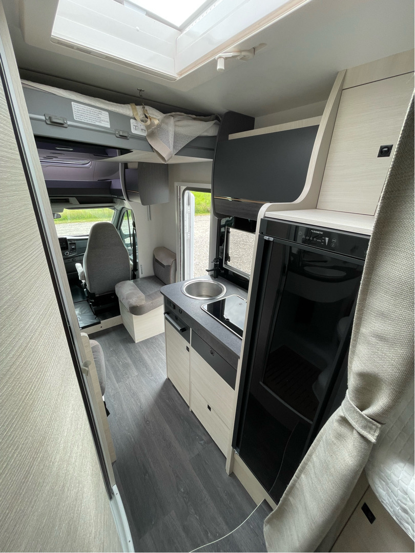 Hvid Chausson Titanium 627 GA fra 2022 set indefra
