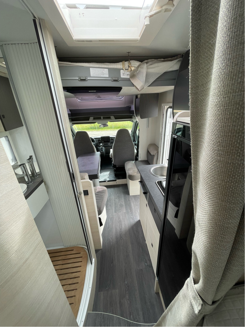Hvid Chausson Titanium 627 GA fra 2022 set indefra