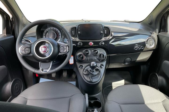 Sort Fiat 500 fra 2023