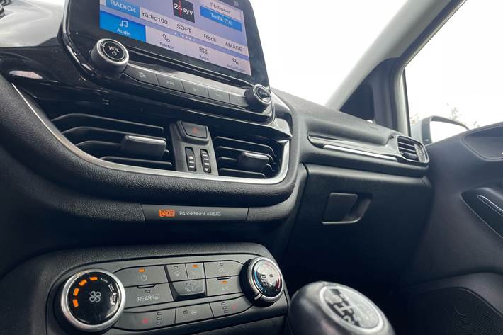 Sølv Ford Fiesta fra 2019