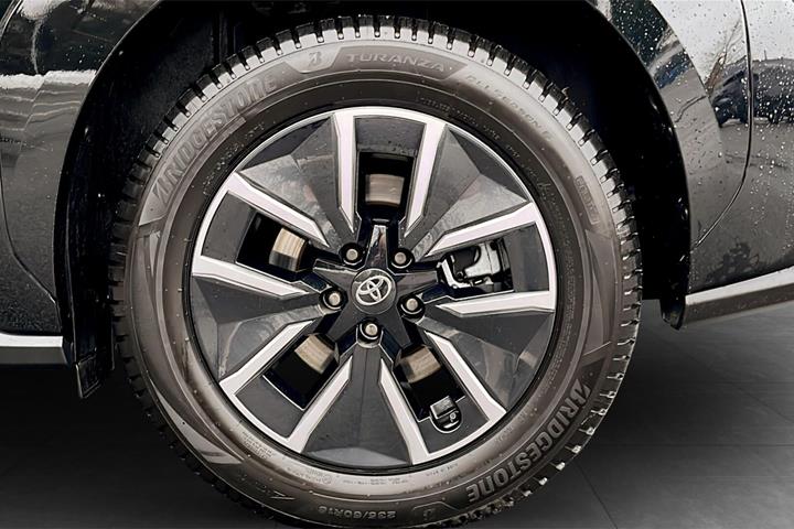 Sort Toyota BZ4X fra 2025