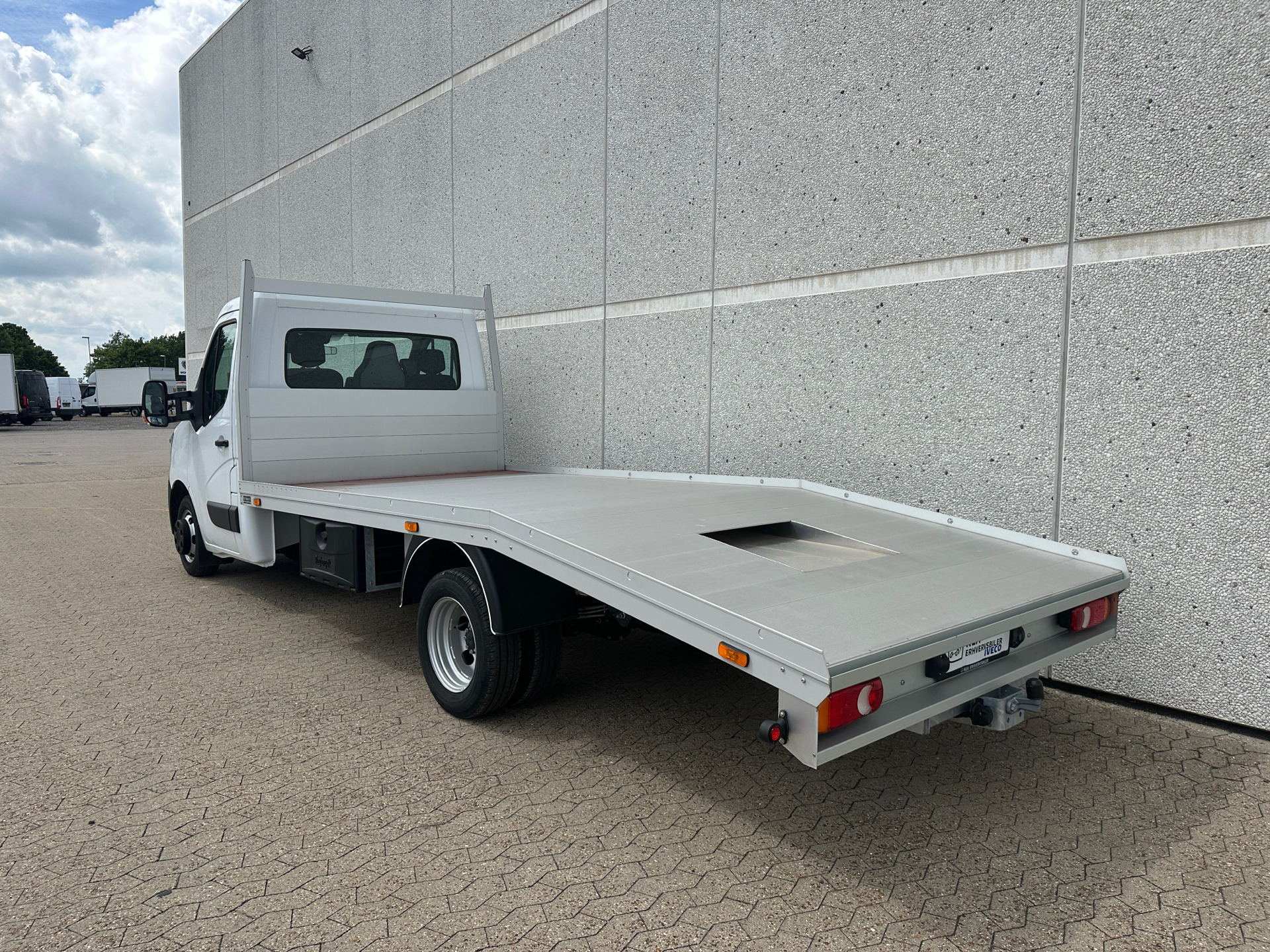 Hvid Renault Master fra 2023