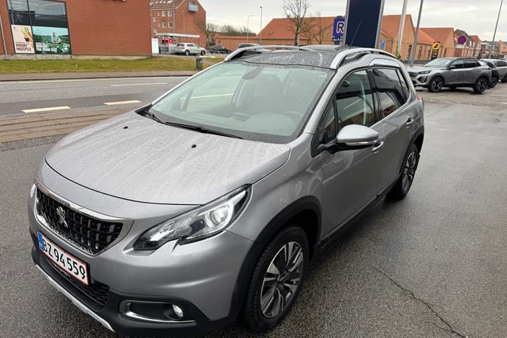 Grå Peugeot 2008 fra 2018