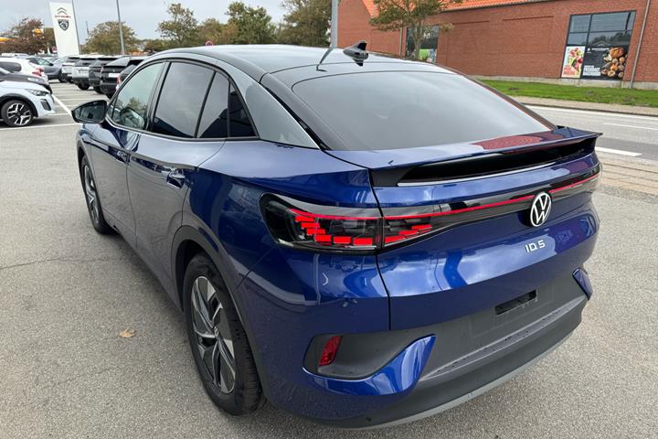 Blå VW ID.5 fra 2025
