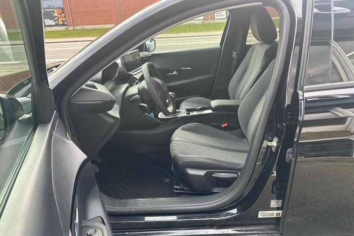 Sort Peugeot 208 fra 2025