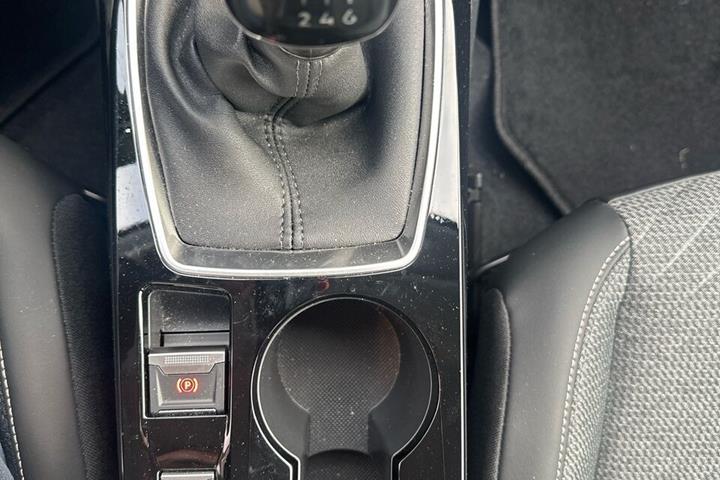 Sort Peugeot 208 fra 2025