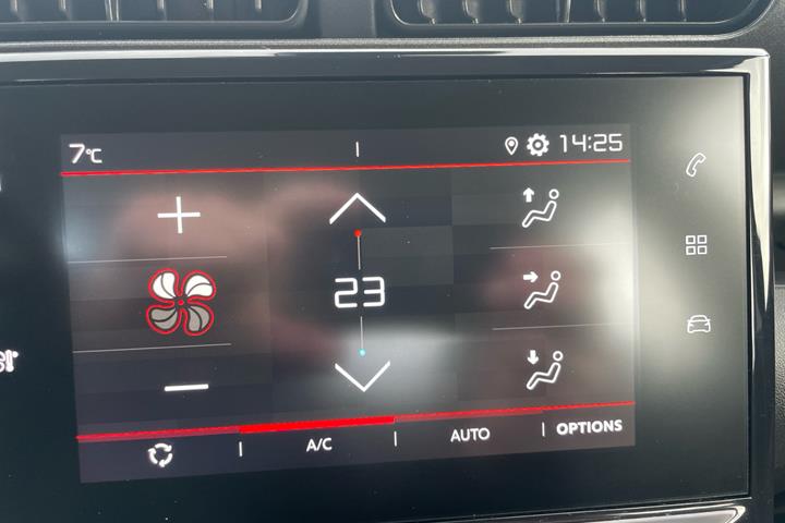 Grå Citroën C3 Aircross fra 2020