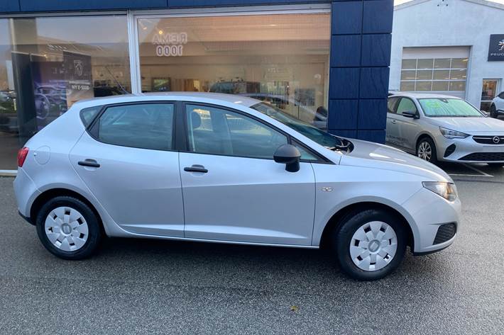 Sølv Seat Ibiza fra 2011