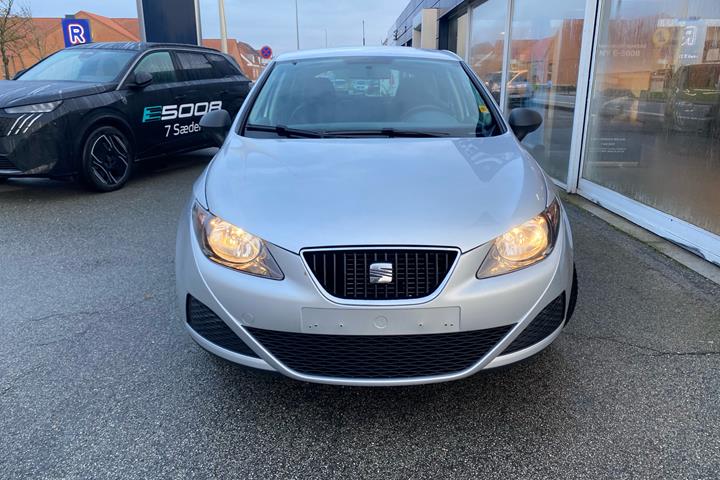 Sølv Seat Ibiza fra 2011