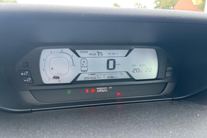 Grå Citroën C4 SpaceTourer fra 2020 set indefra