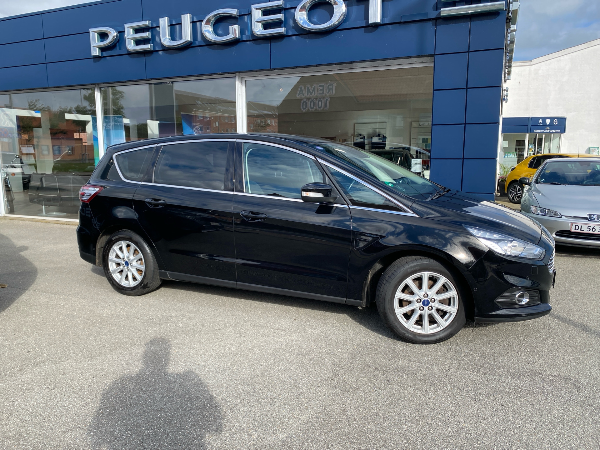 Sort Ford S-MAX fra 2016