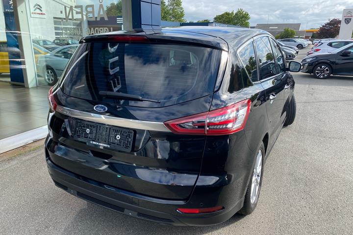 Sort Ford S-MAX fra 2016
