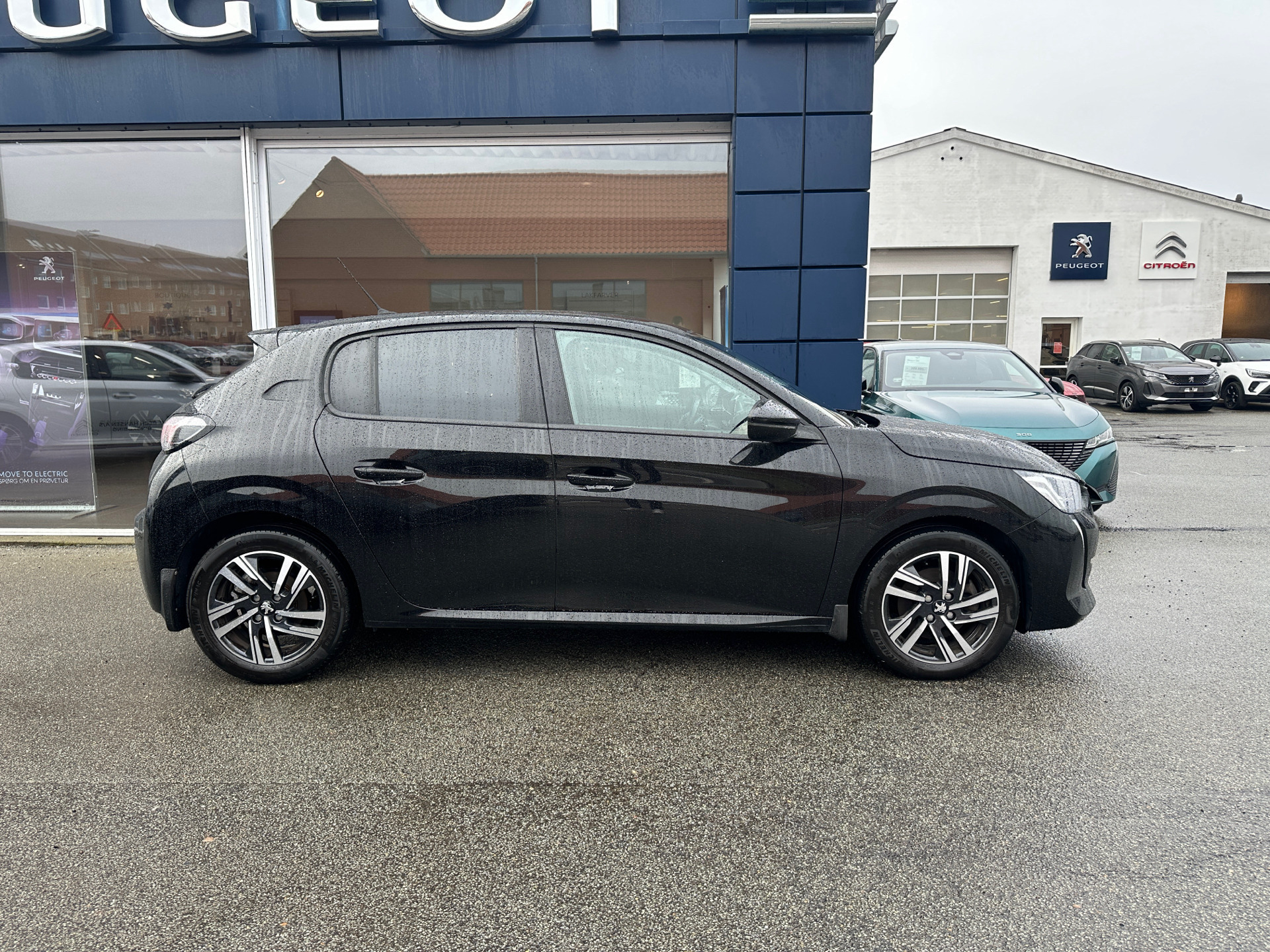 Sort Peugeot 208 fra 2020