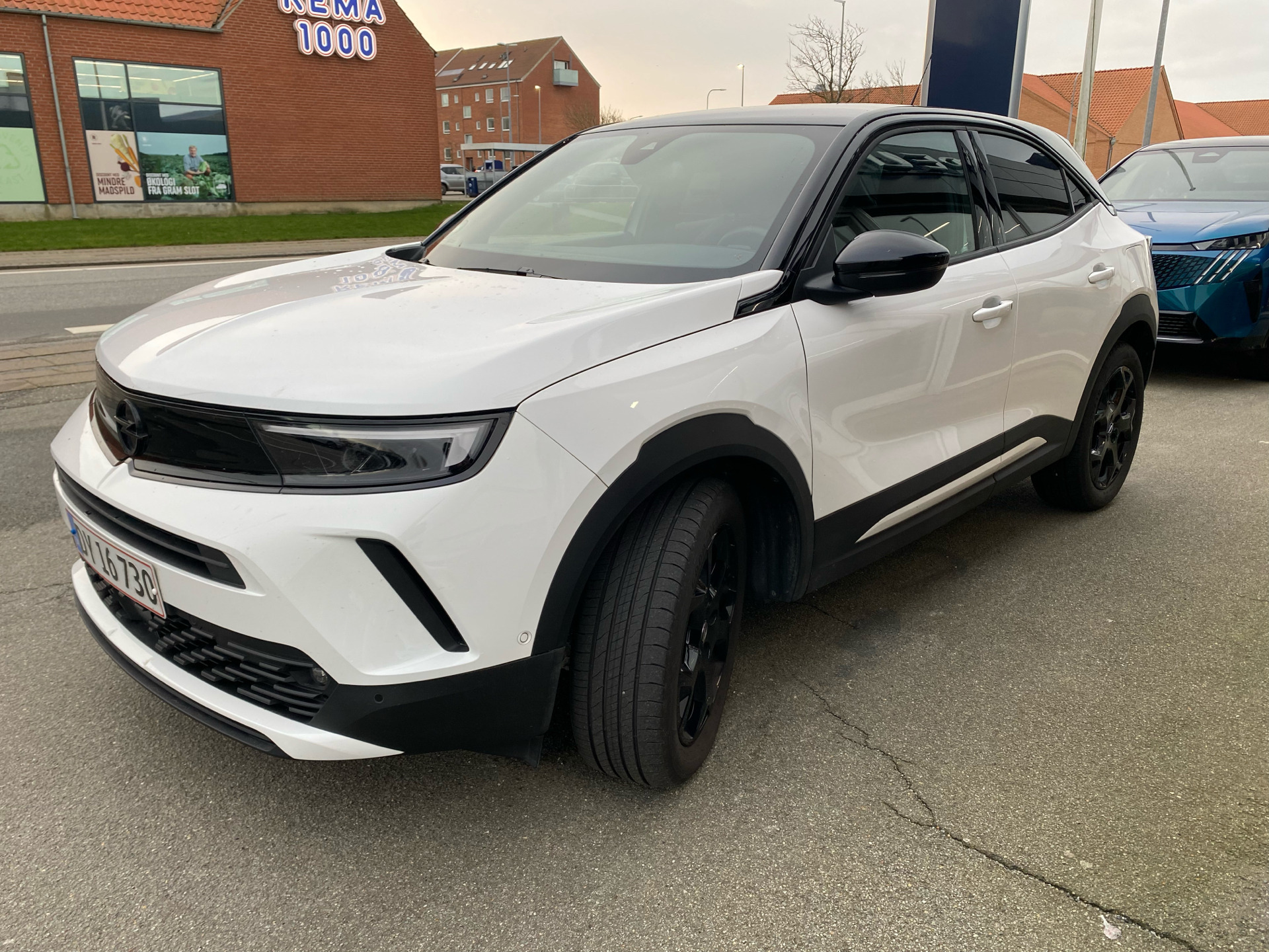 Hvid Opel Mokka fra 2023